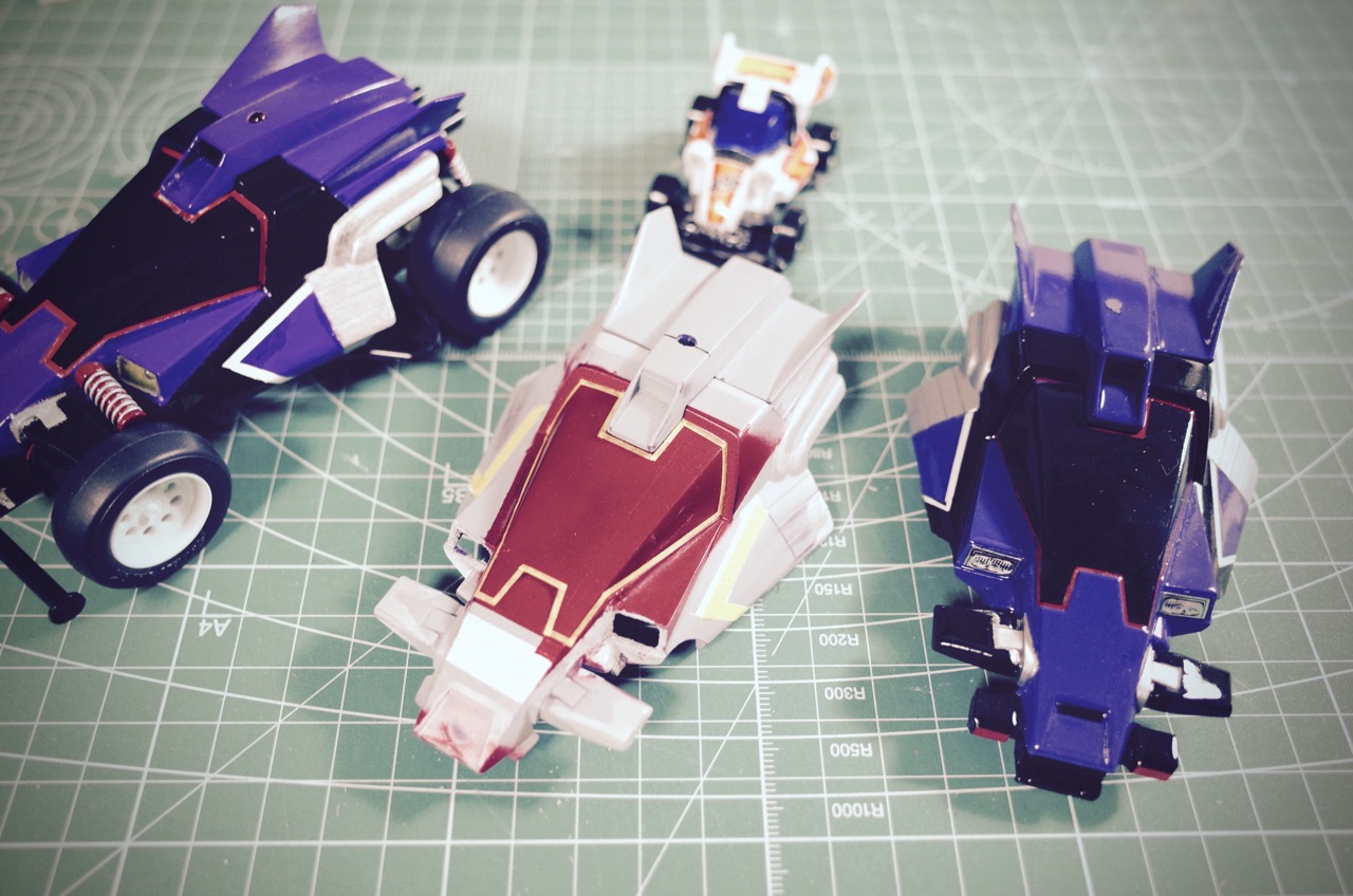 ジ*ト様 ミニ四駆セット 紫と黒スプレー塗装パーツセット中古訳あり ミニ四駆セット 紫と黒スプレー塗装パーツセット中古訳あり